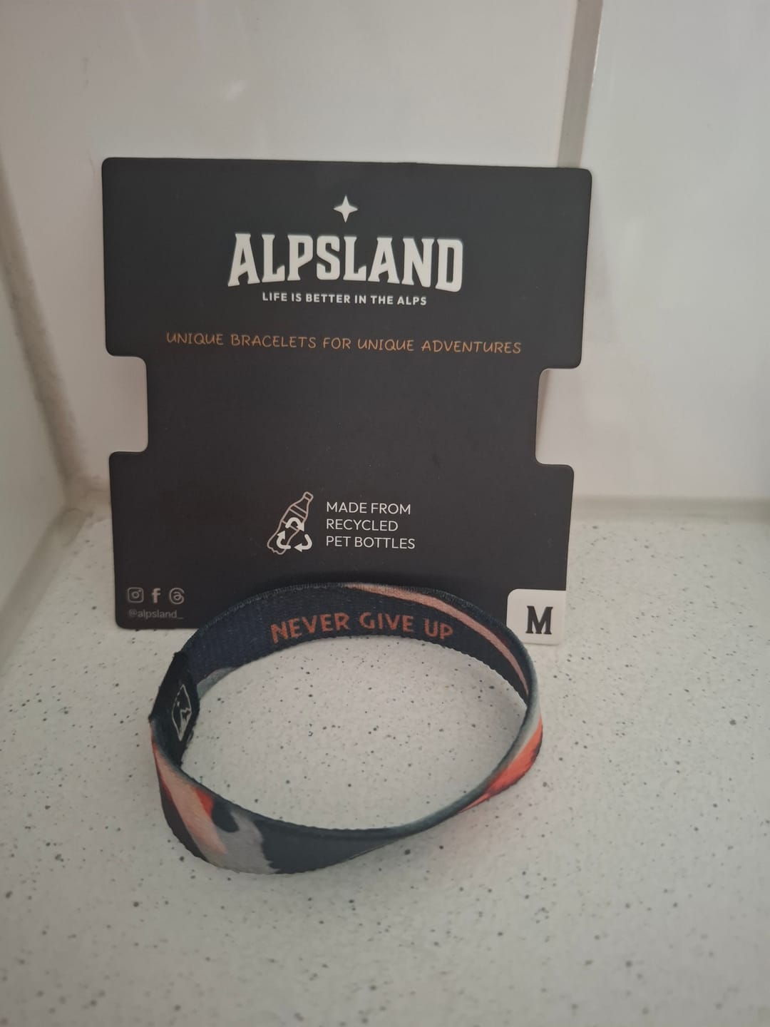 Customer photo review of Never Give Up - Elastisches Armband