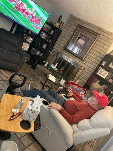 Customer photo review of Homrest Power Lift Recliner Chair for Elderly with Massage & Heat, Beige White