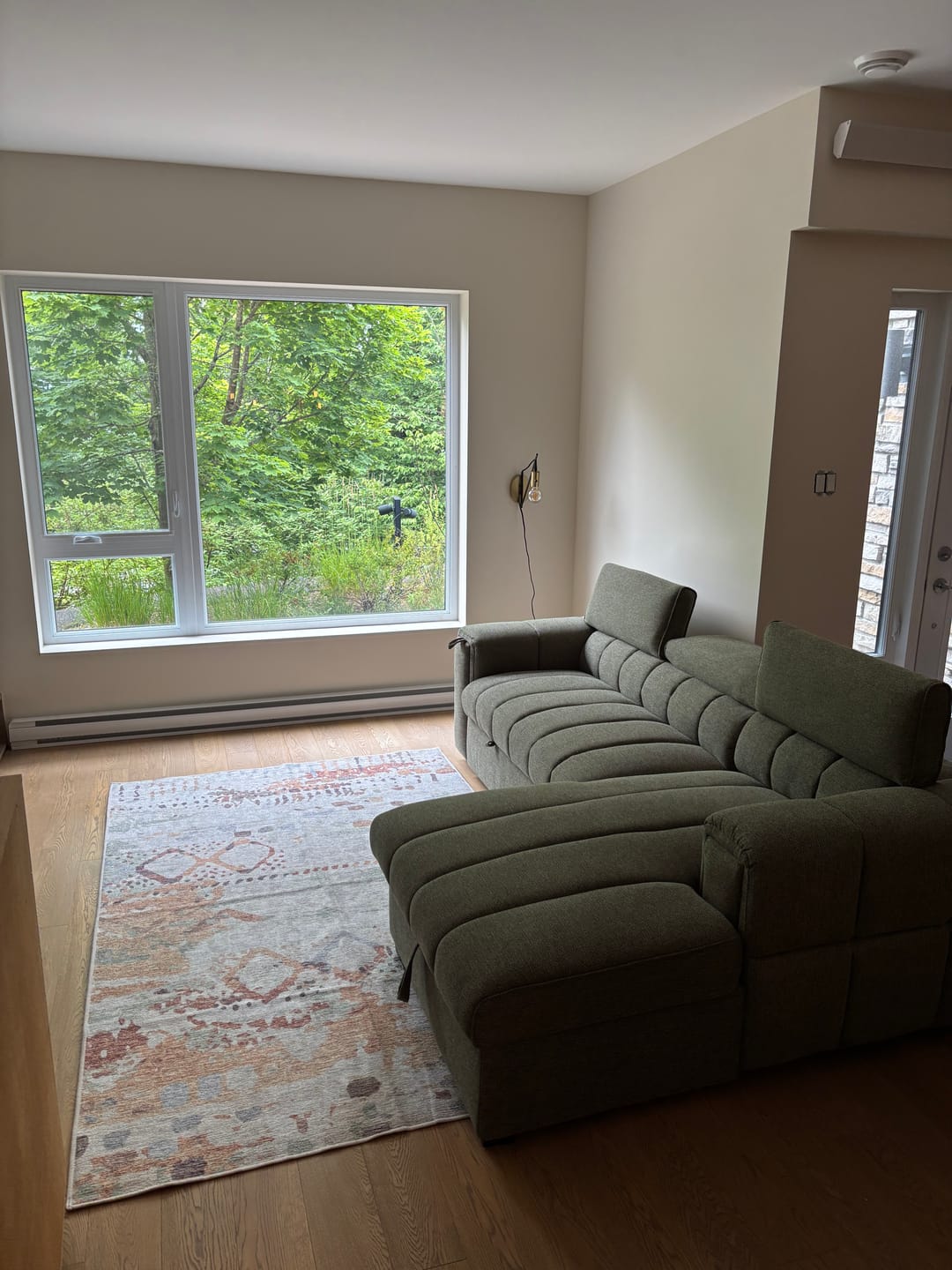 Customer photo review of VICTOR - Sofa lit 99" avec rangement vert