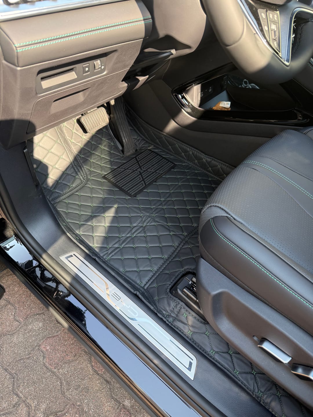 Customer photo review of Maßangefertigte Autofußmatten