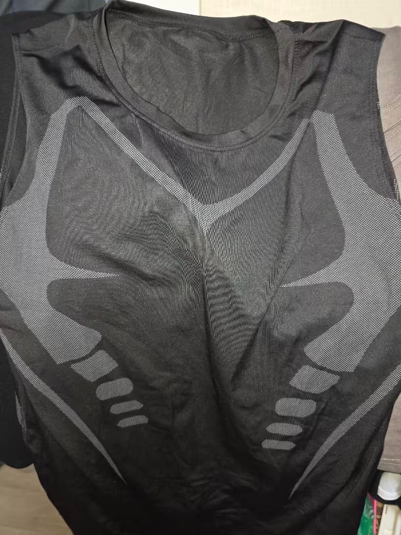 Customer photo review of NORDVEIL Compression Tank Top | Feel The Power of Confidence, Shape & Control