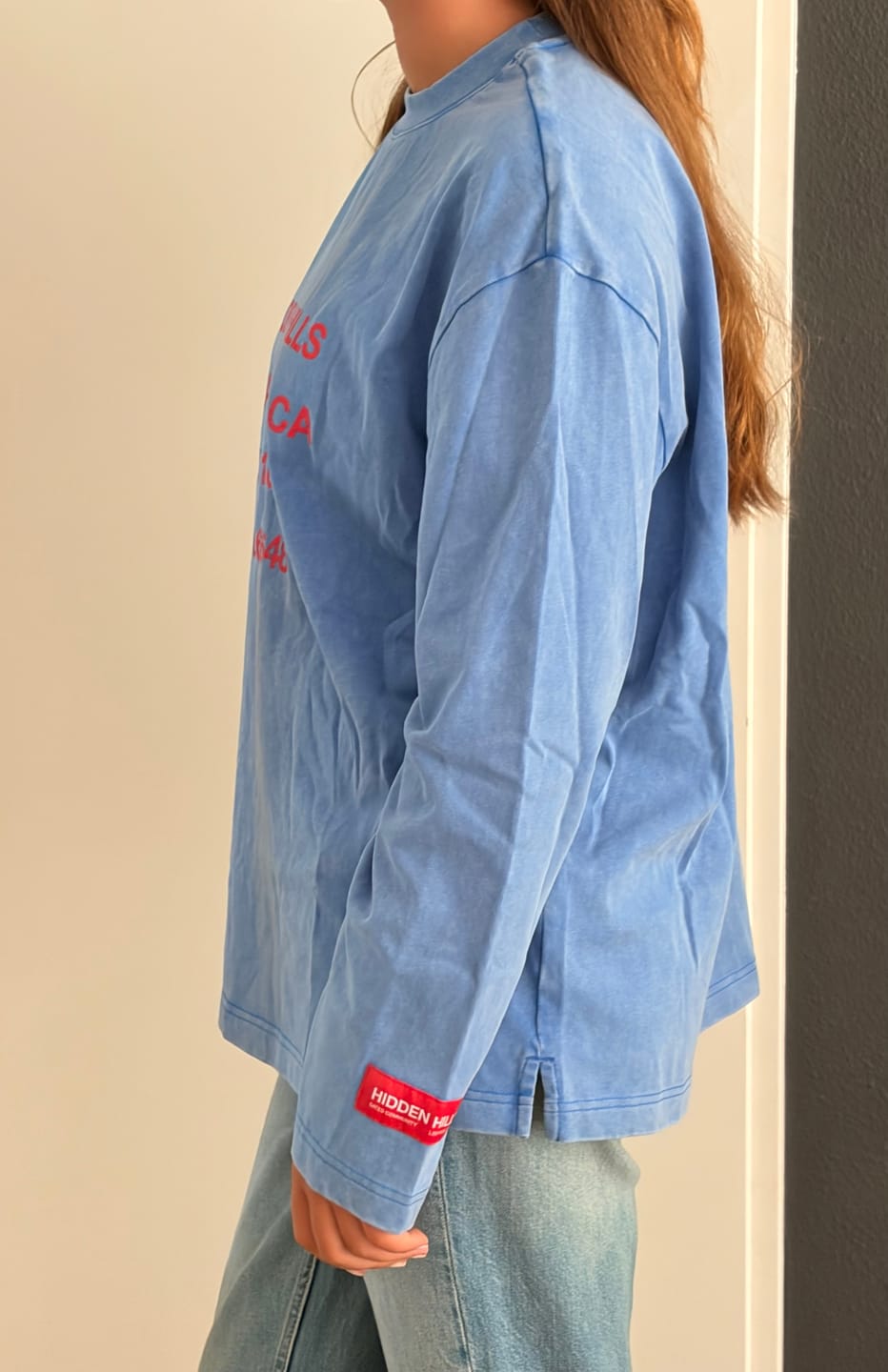 Customer photo review of VINTAGE LOGO WASHED LONGSLEEVE T-SHIRT SKY BLUE/RED