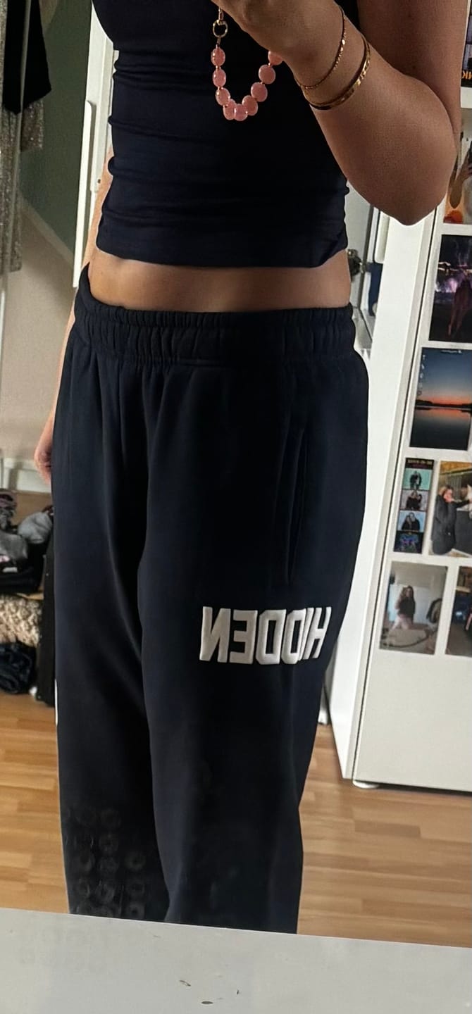 Customer photo review of GATED COMMUNITY STRAIGHT LEG SWEATPANTS NAVY