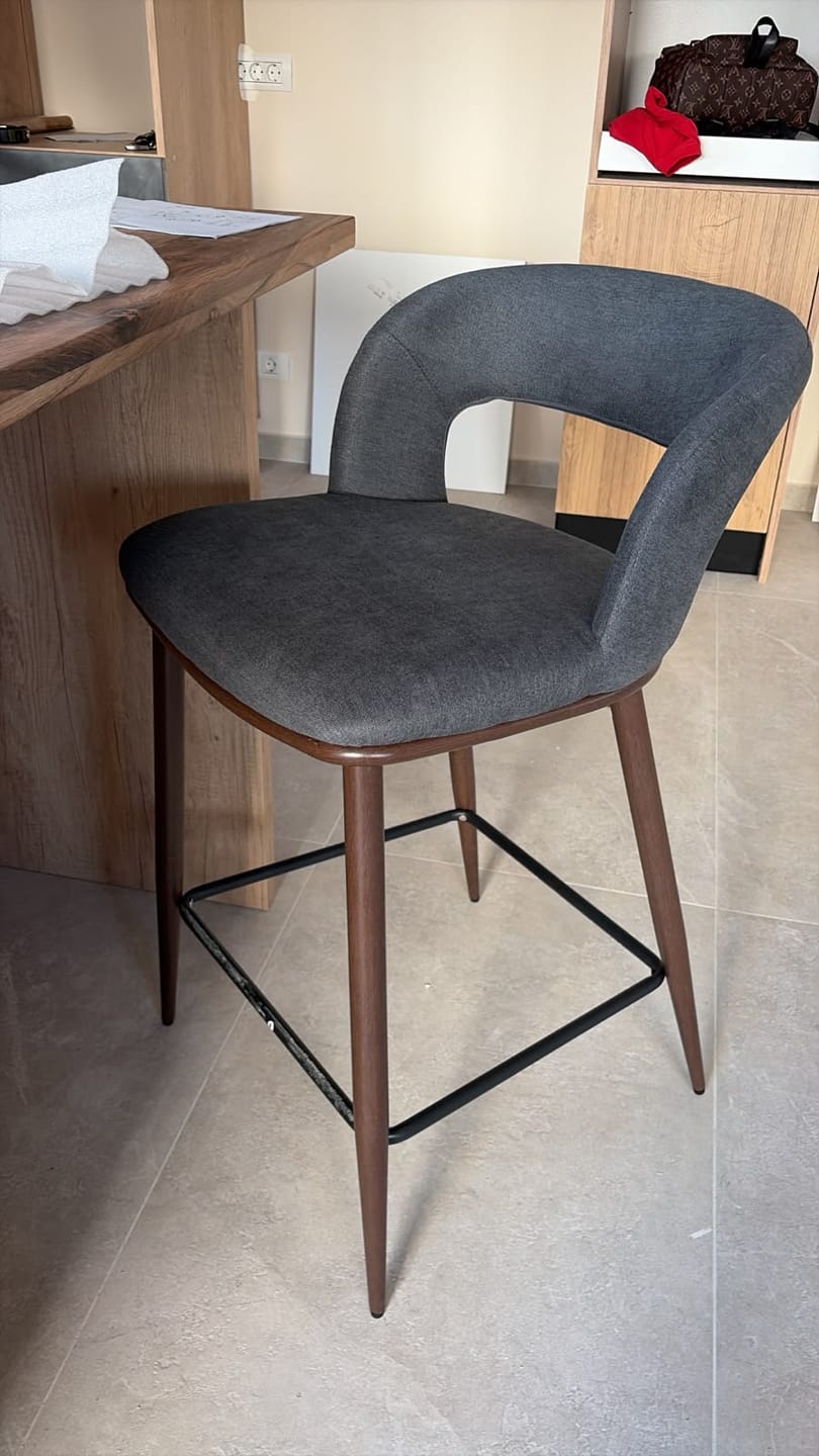 Customer photo review of Scaun bucatarie insula H114, gri/nuc, stofa clasica/otel, 48x52x92 cm