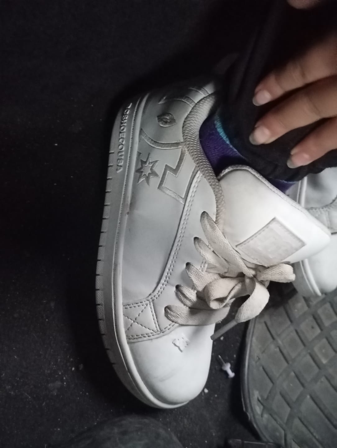 Customer photo review of Zapatillas Dc Court Graffik Niños Blanco