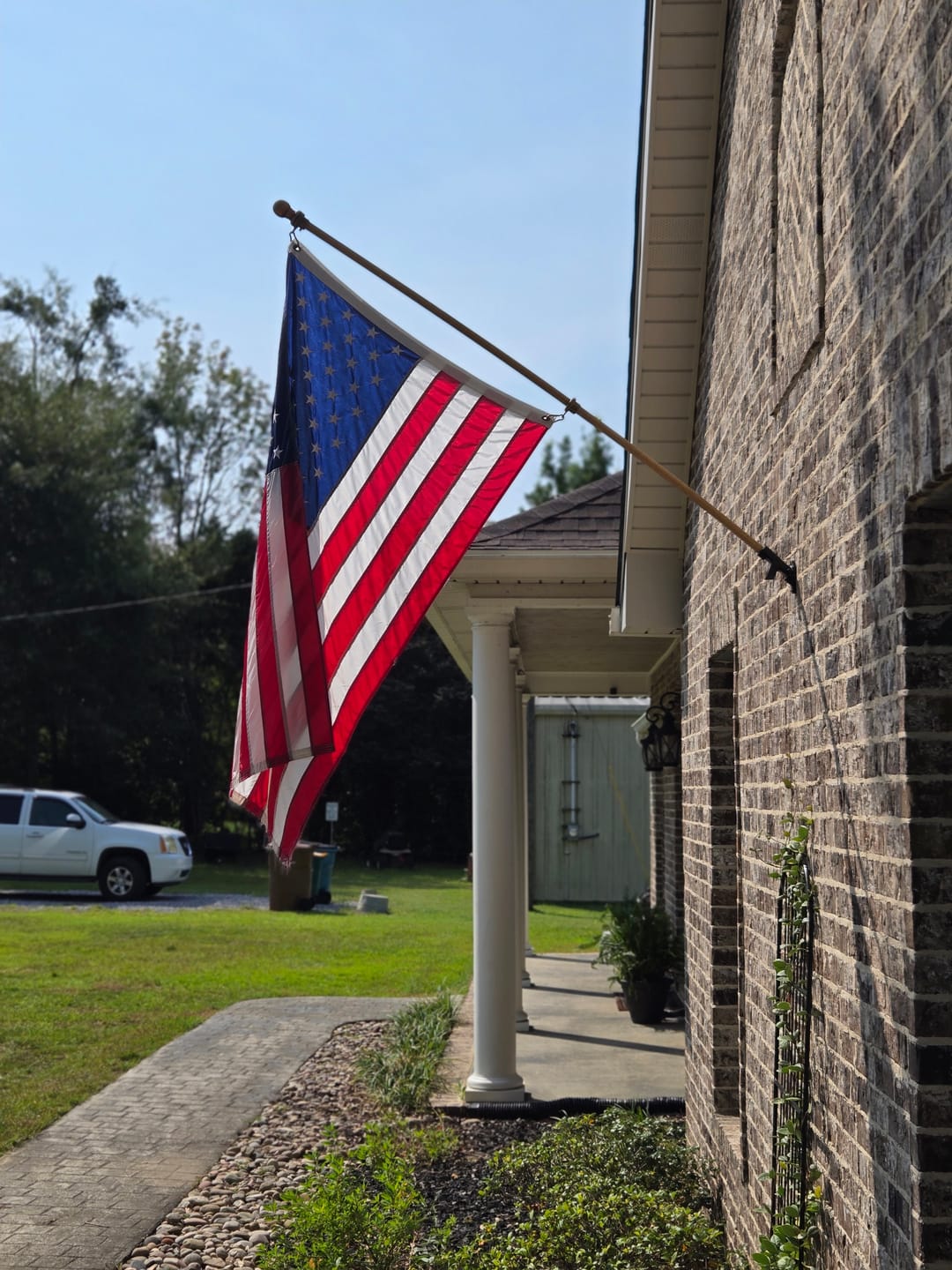 Customer photo review of Non-Tangle Flagpole Spinners
