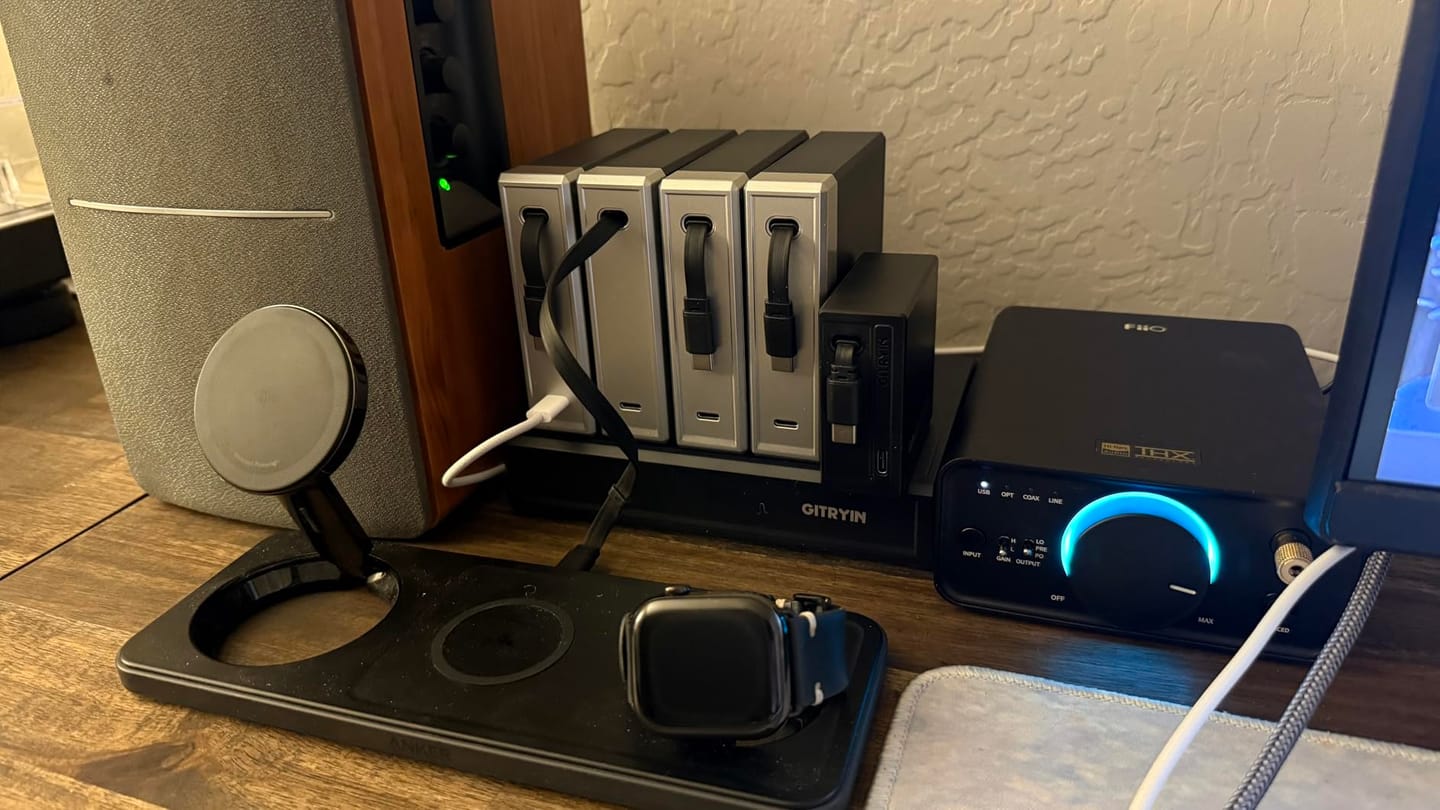 Customer photo review of Gitryin Modular Charging Station with Smart Cooling Fan