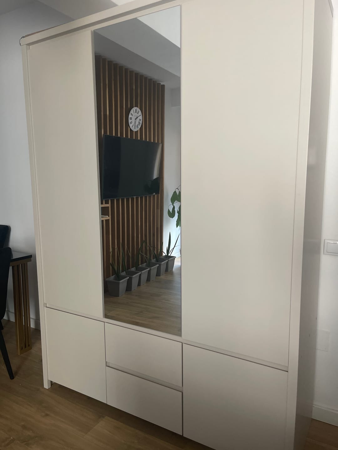 Customer photo review of Dulap KASPIAN, casmir, PAL, cu 5 usi si 2 sertare, 154x56x211 cm