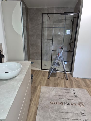 Customer photo review of Panneau Mural PVC Beige Gris Valencia 260 x 120 CM