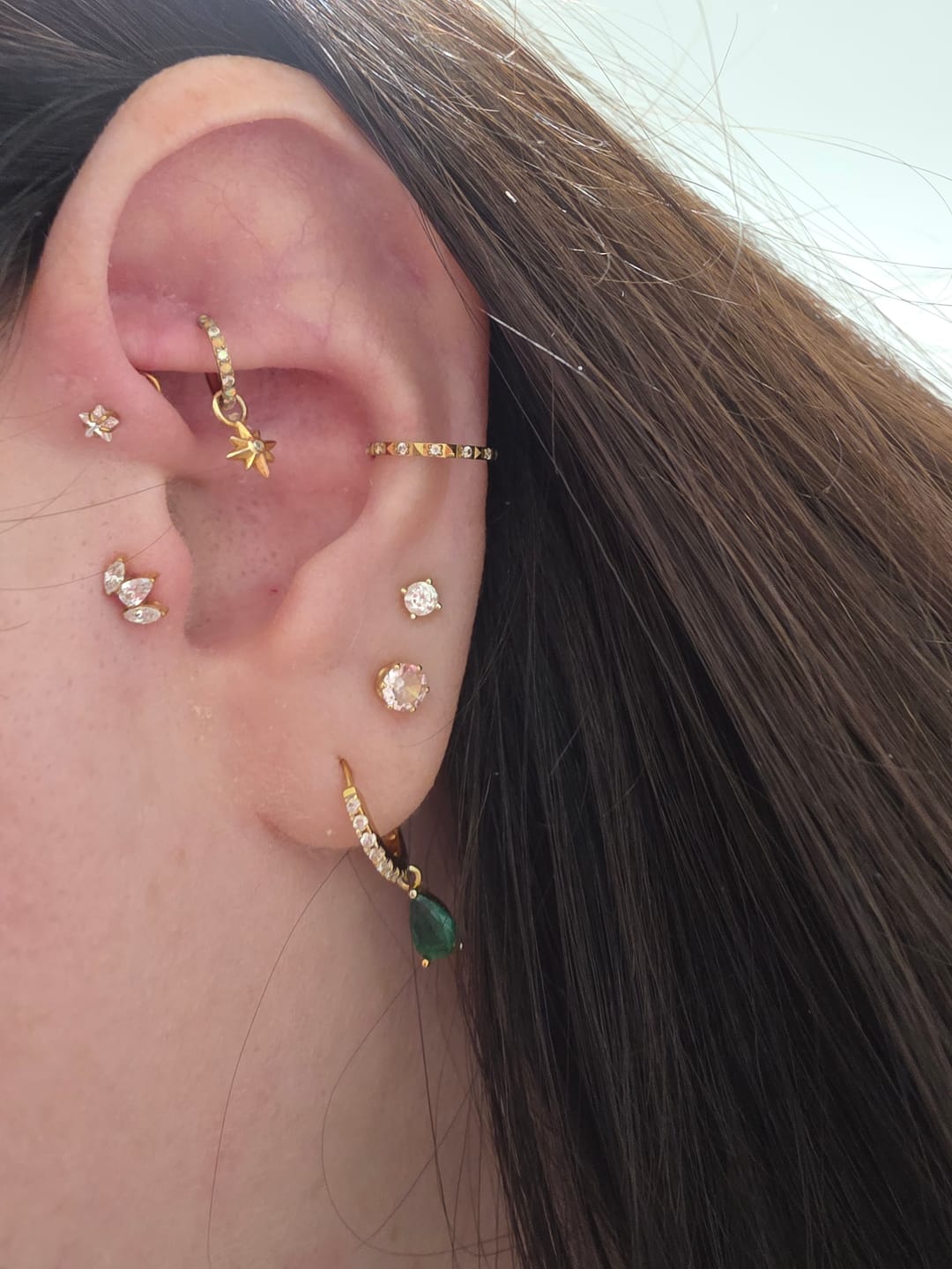 Customer photo review of FLORA Threadless Cartilage Stud