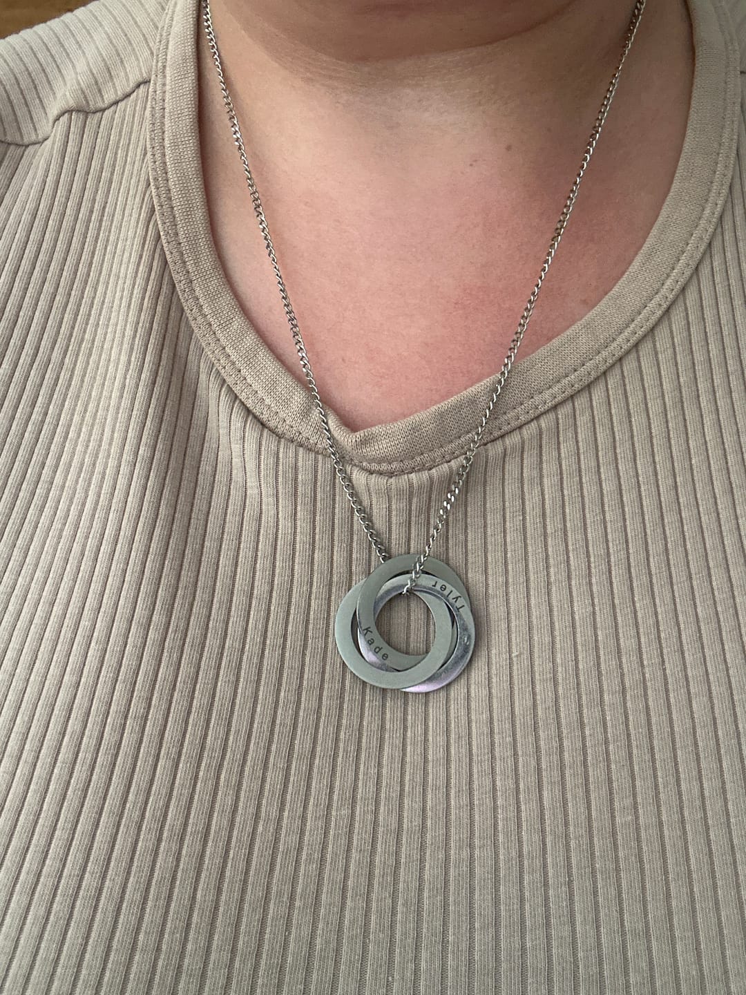 Customer photo review of Necklace with Intertwined Name Circles