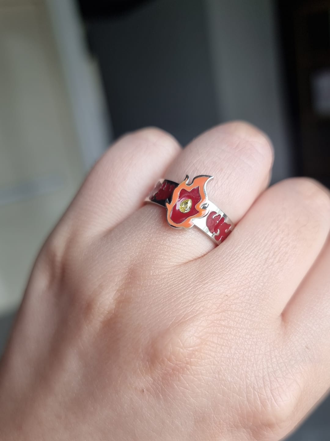 Customer photo review of Anillo Rengoku | Acero Inoxidable | Demon Slayer: Kimetsu no Yaiba