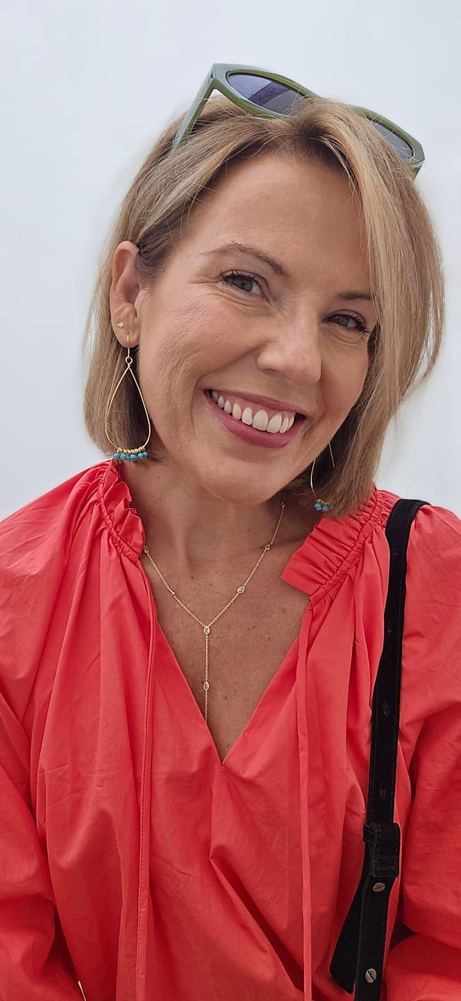 Customer photo review of Loulerie Crystal Droplet Lariat Necklace