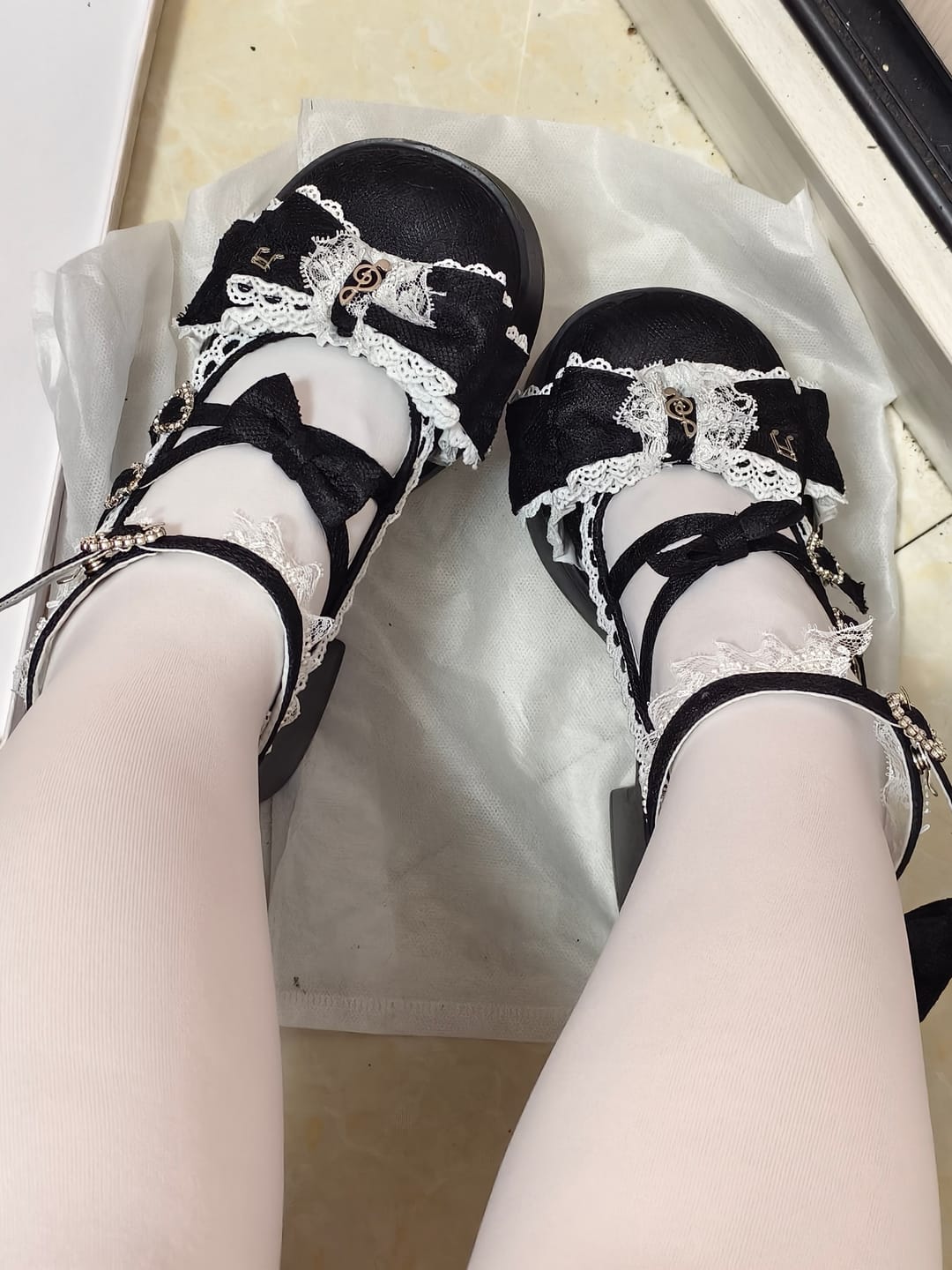 Customer photo review of Scale Bow Lace High Heel Mary Jane