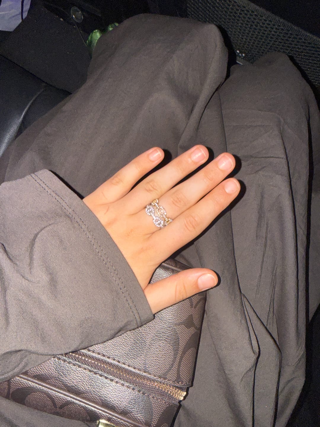 Customer photo review of Pave Flow Deluxe Ring 14K Vergoldet
