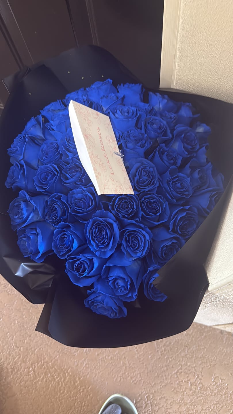 Customer photo review of Blue Rose Bouquet