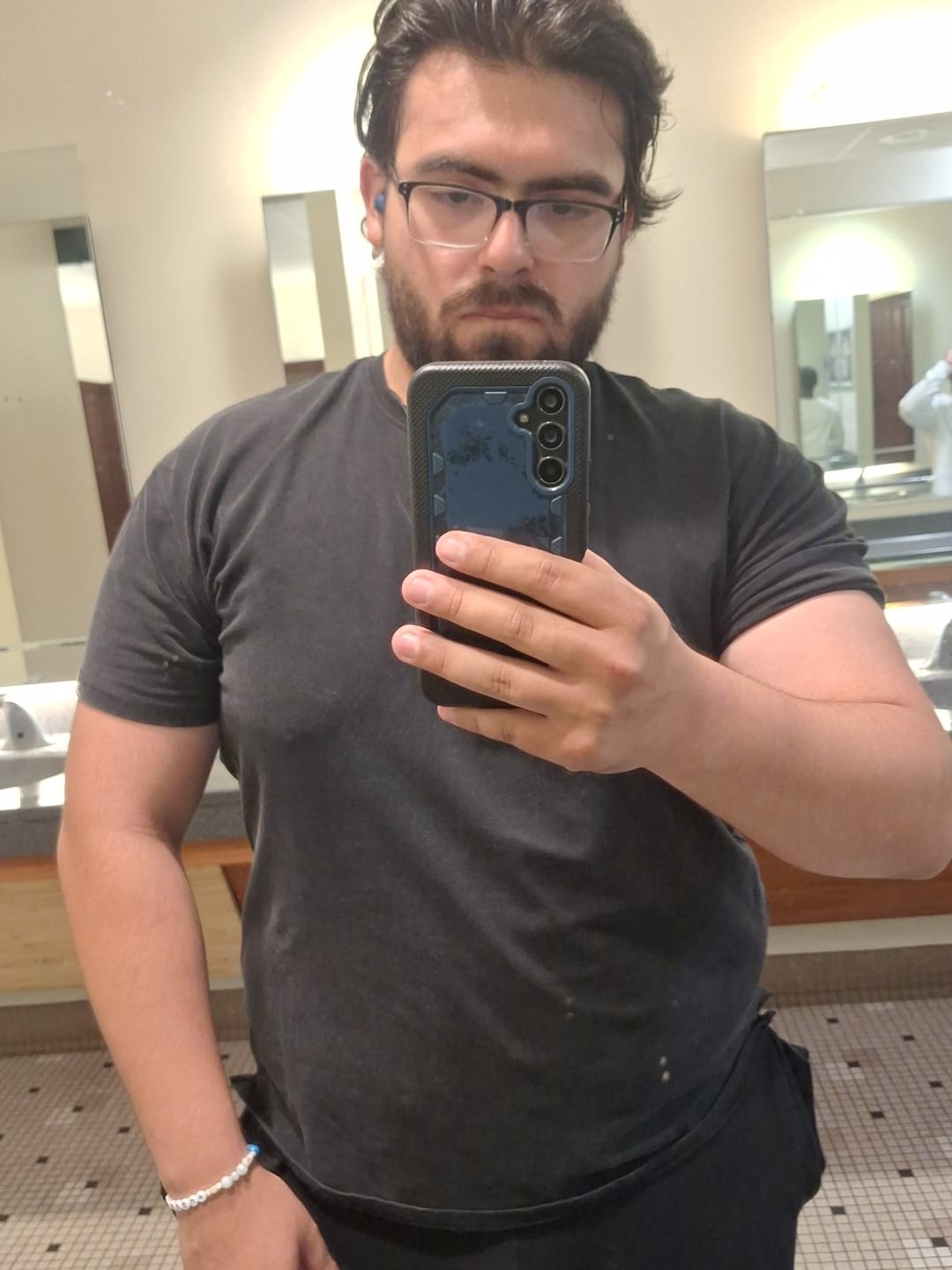 Customer photo review of 4148 - Elevated Essentials - Fitted Tee