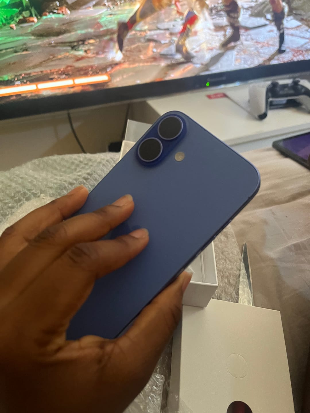 Customer photo review of Apple iPhone 16 Plus Dual eSIM - Unlocked