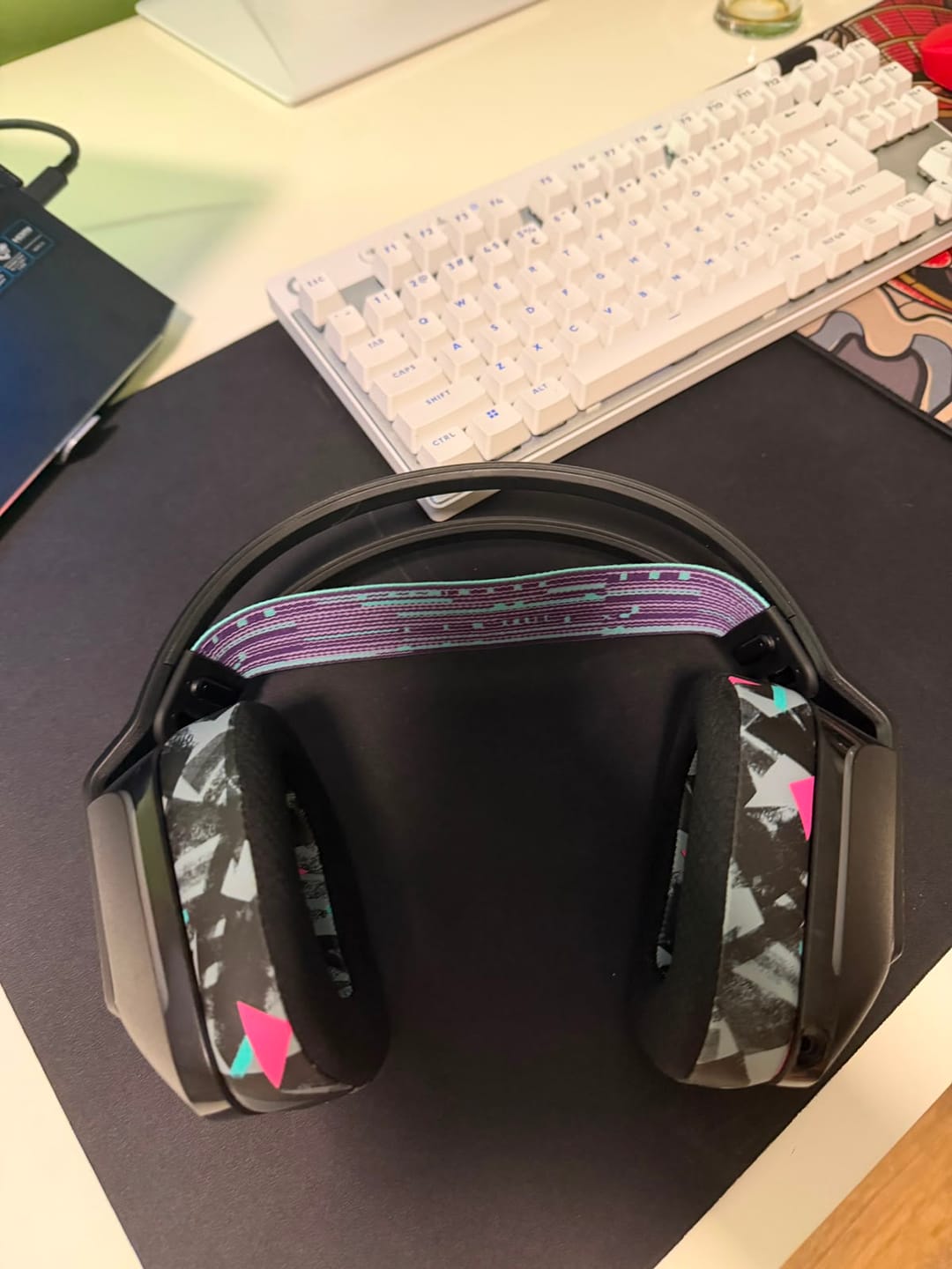 Customer photo review of Wicked Cushions FreeZe Soğutma Jelli Kulaklık Pedleri - Logitech G733