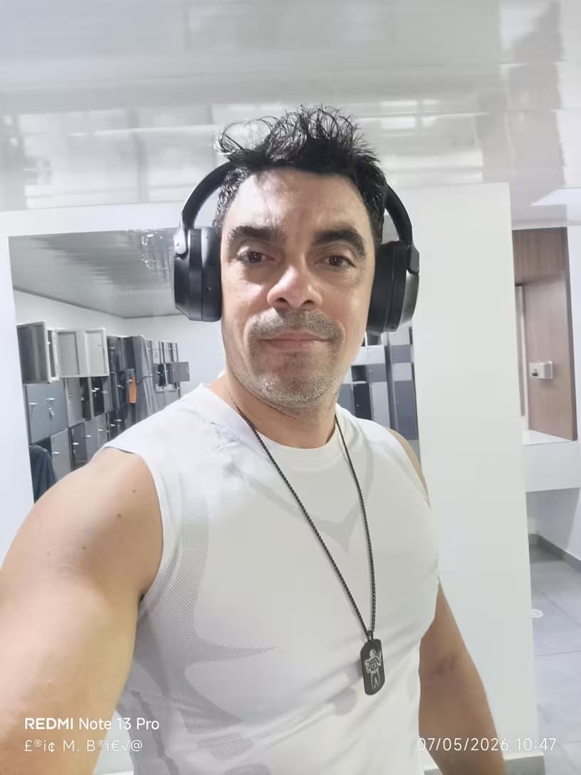 Customer photo review of NORDVEIL Compression Tank Top | Feel The Power of Confidence, Shape & Control