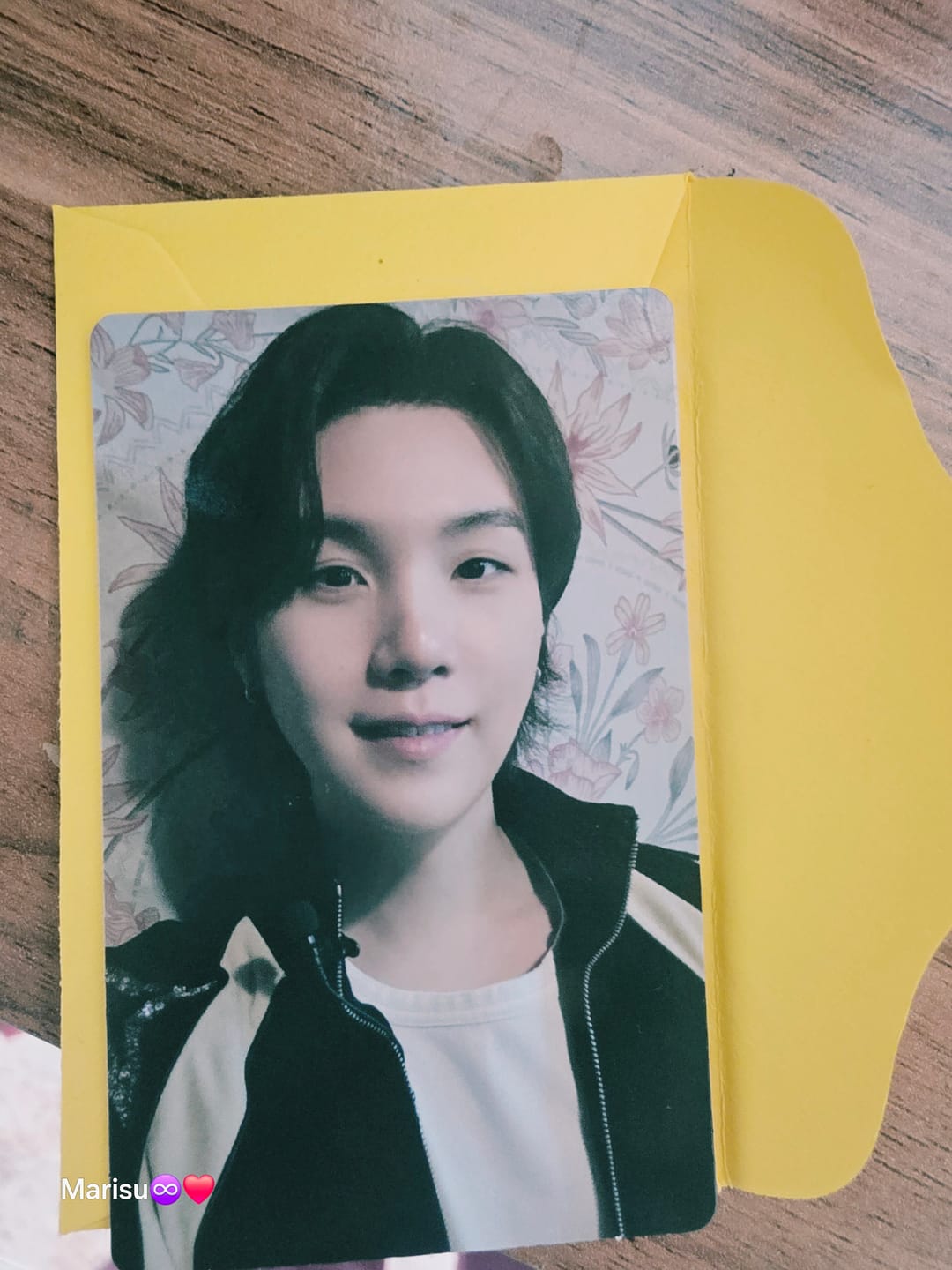 Customer photo review of K-POP BLIND RANDOM PHOTOCARD