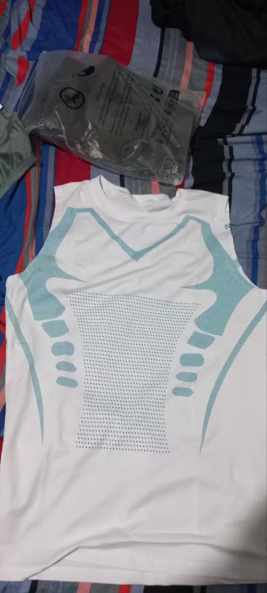 Customer photo review of NORDVEIL Compression Tank Top | Feel The Power of Confidence, Shape & Control