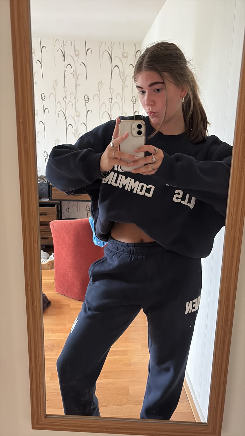 Customer photo review of GATED COMMUNITY STRAIGHT LEG SWEATPANTS NAVY