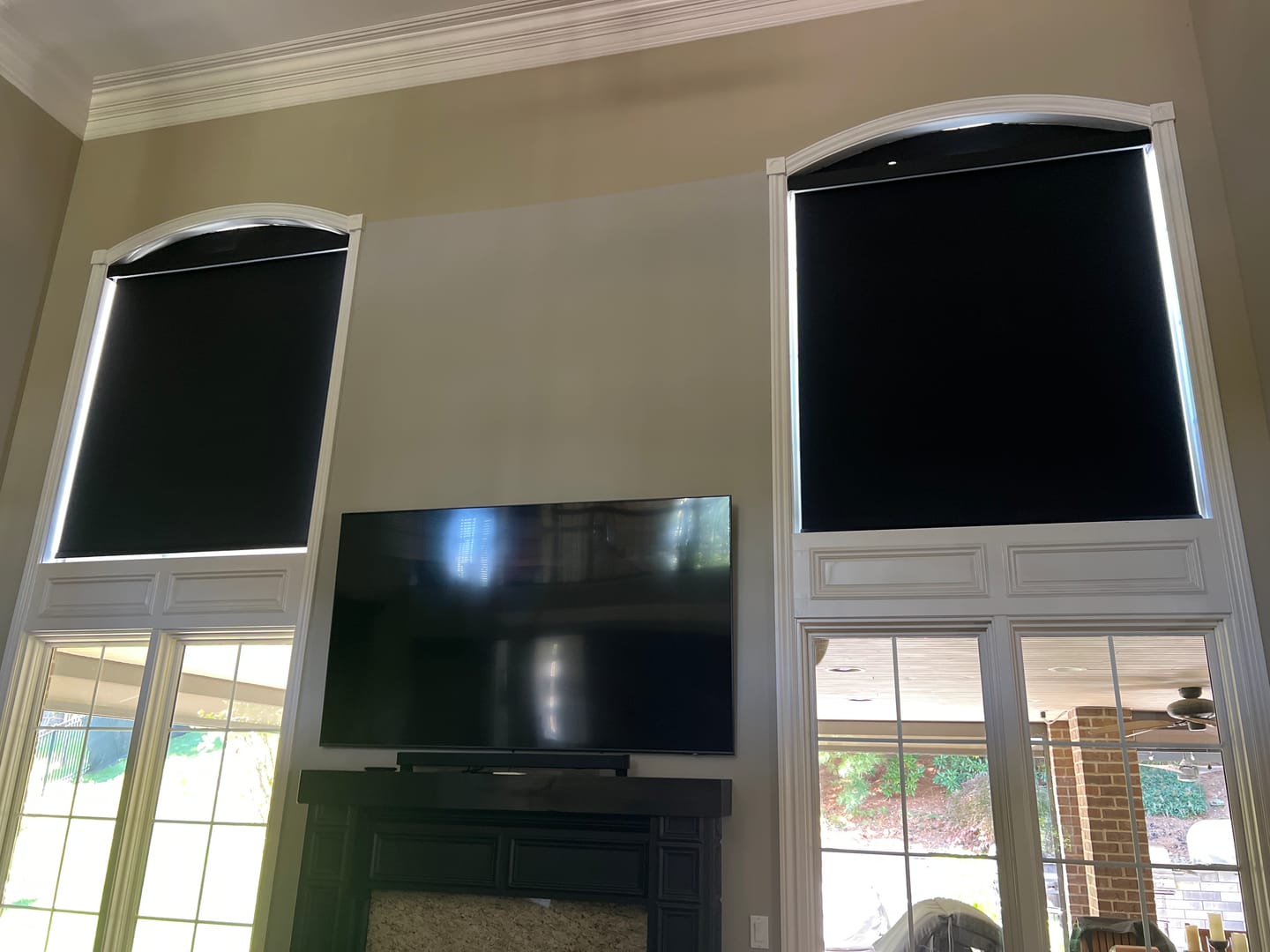 Customer photo review of SmartWings Motorized Roller Shades 100% Blackout Eclipse