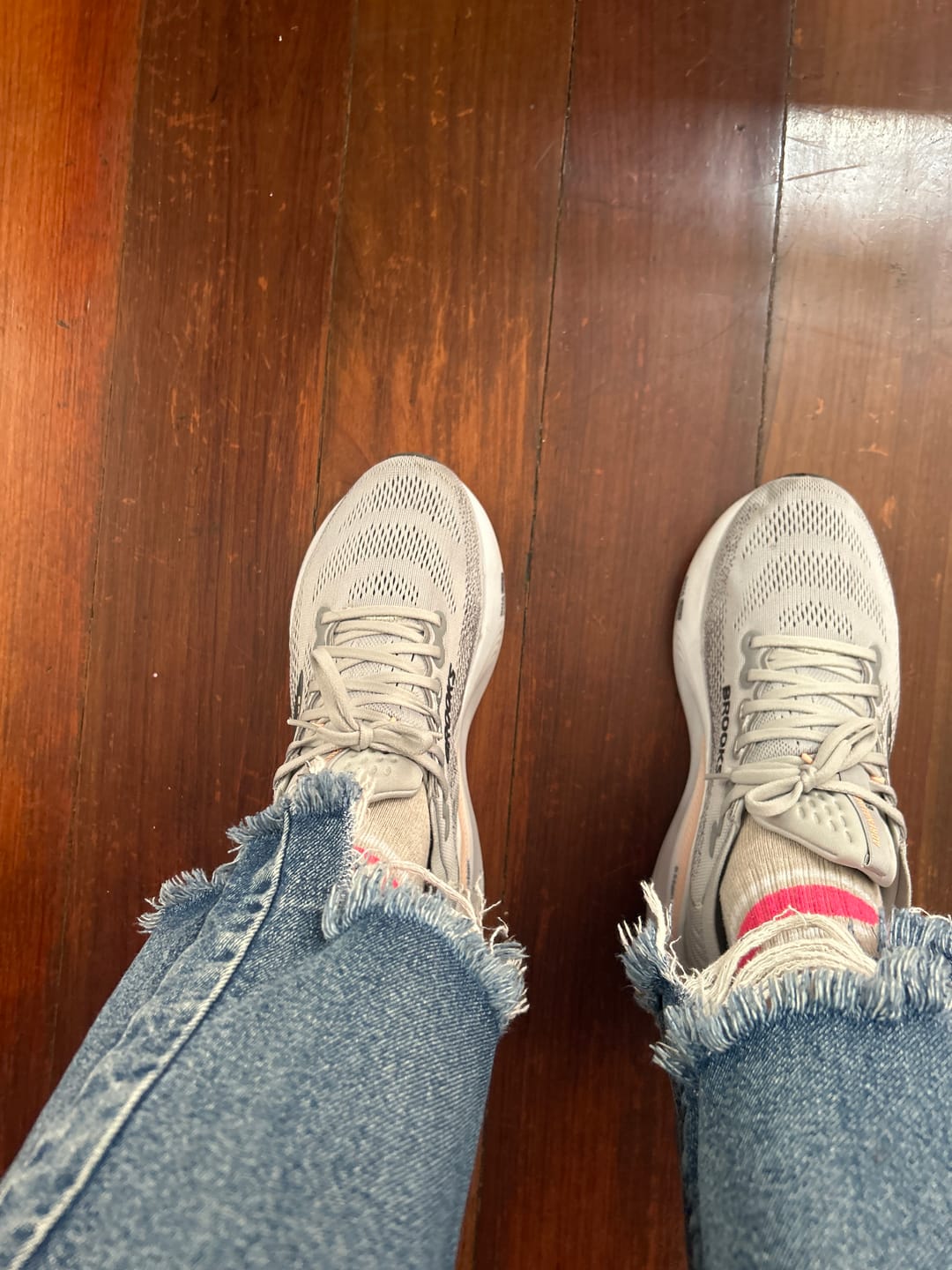 Customer photo review of Broosks Adrenaline GTS 25 Mujer Grey Blackened Pearl