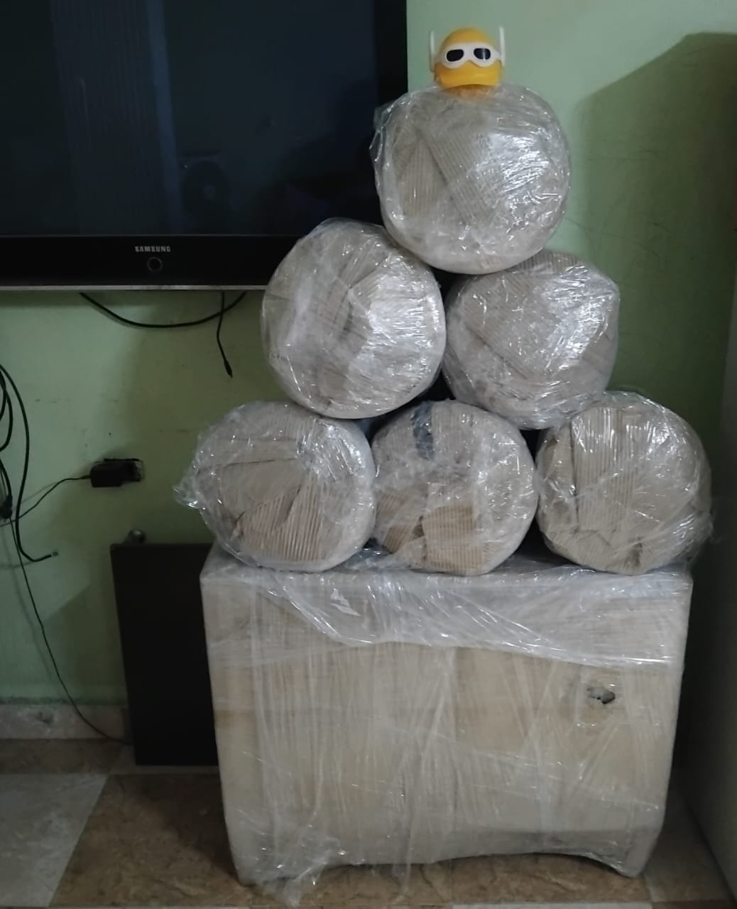 Customer photo review of ترابيزة سفرة مودرن ذات غالق للتحكم فى الحركة-stco10