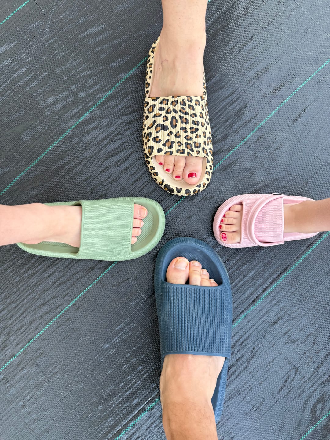 Customer photo review of HappyFlops Nordics