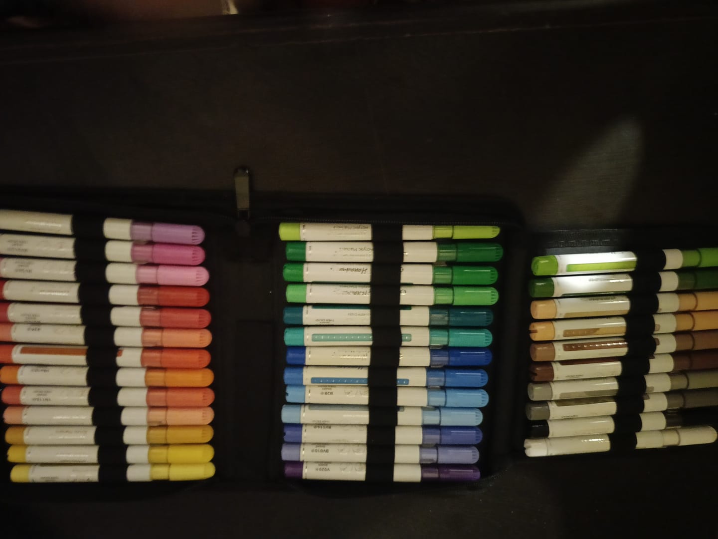 Customer photo review of Ohuhu Nahuku Direct-ink Acrylic Markers