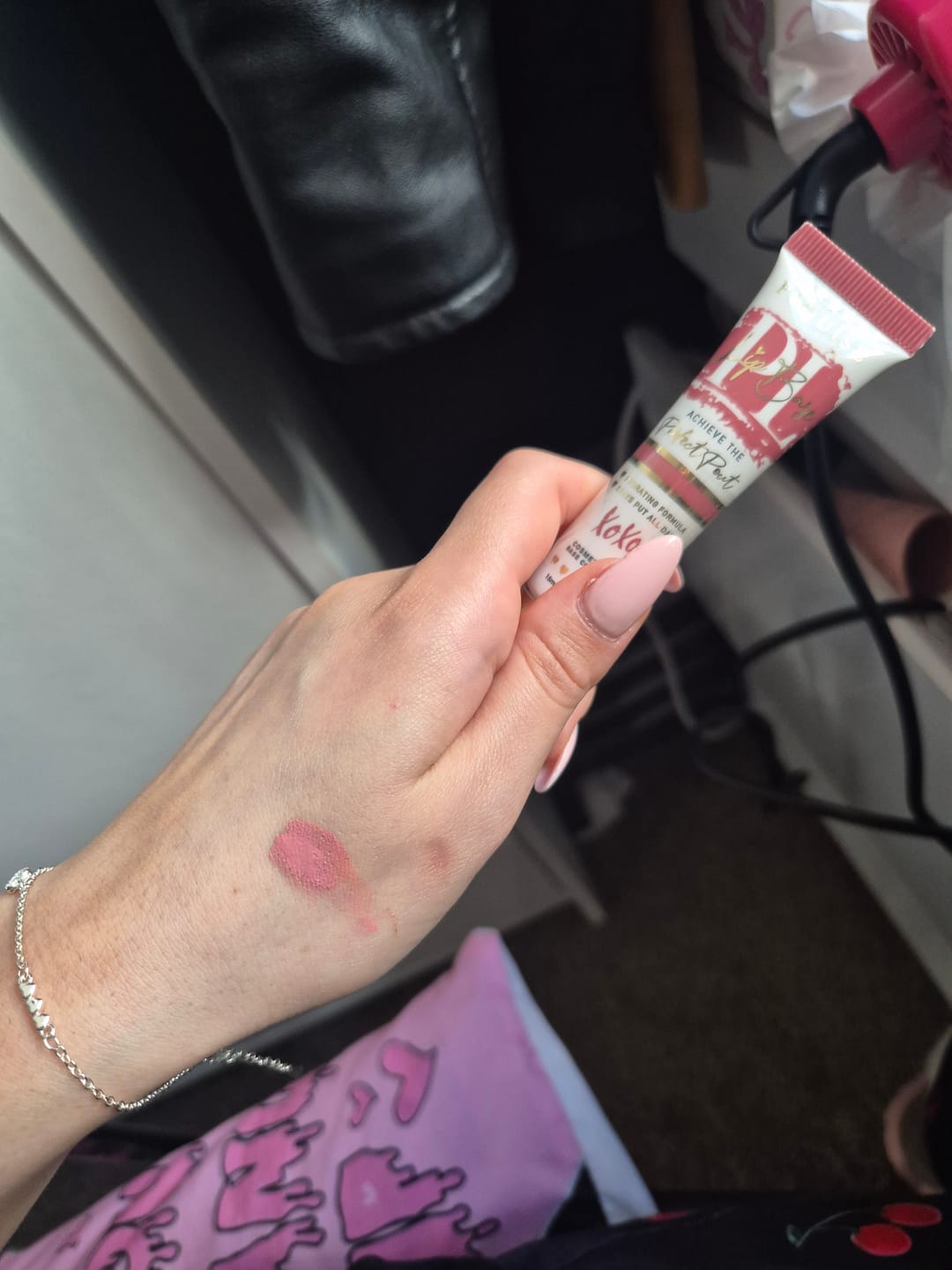 Customer photo review of Lip Base