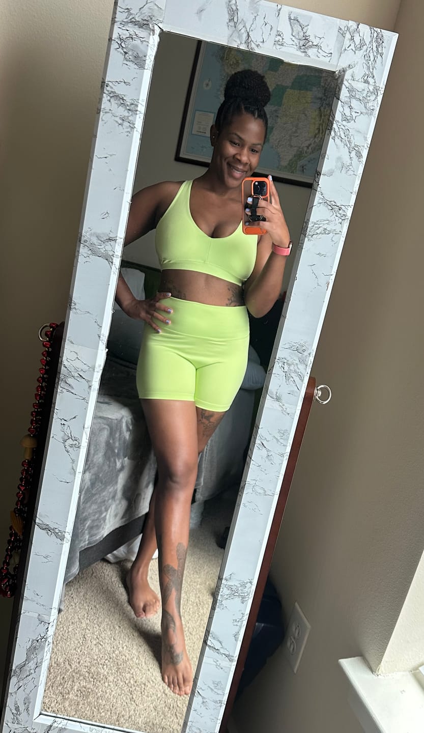 Customer photo review of BOLD 4.5" Performance Short