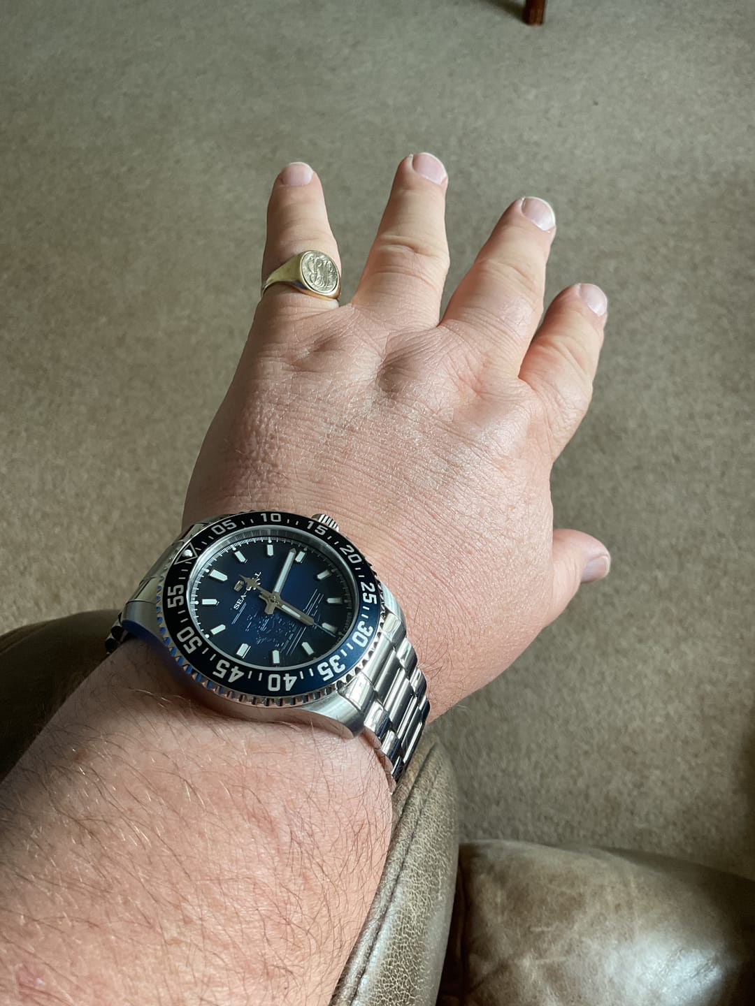 Customer photo review of Ocean Series 200m Waterproof Aircraft Carrier Dial Dive Watch 44mm