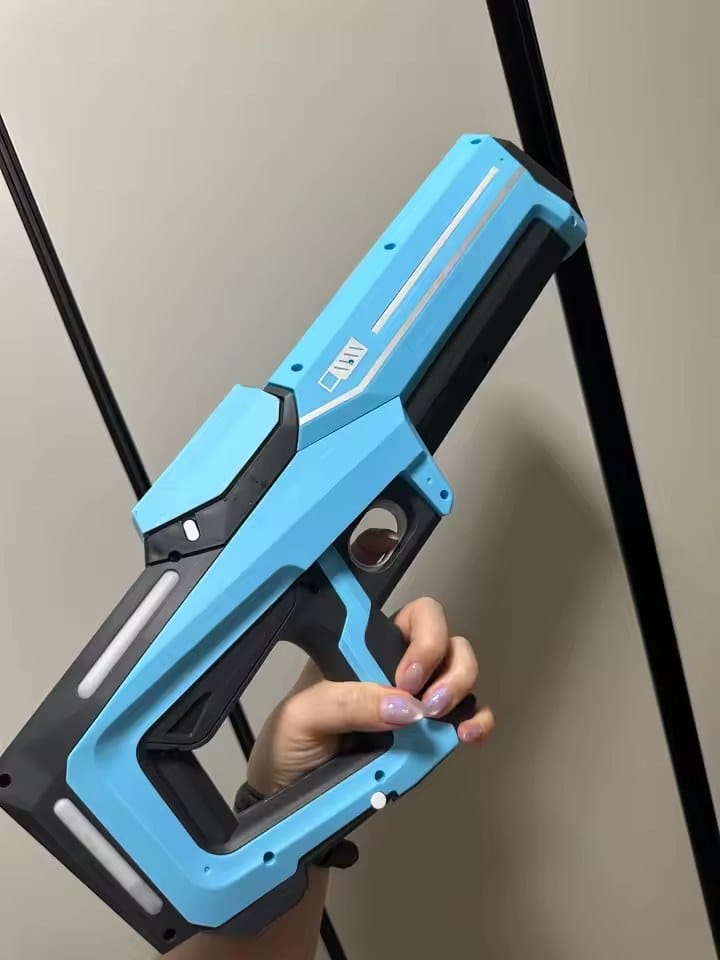 Customer photo review of AquaBlitz Wasserpistole | Automatisch nachfüllen und losspritzen