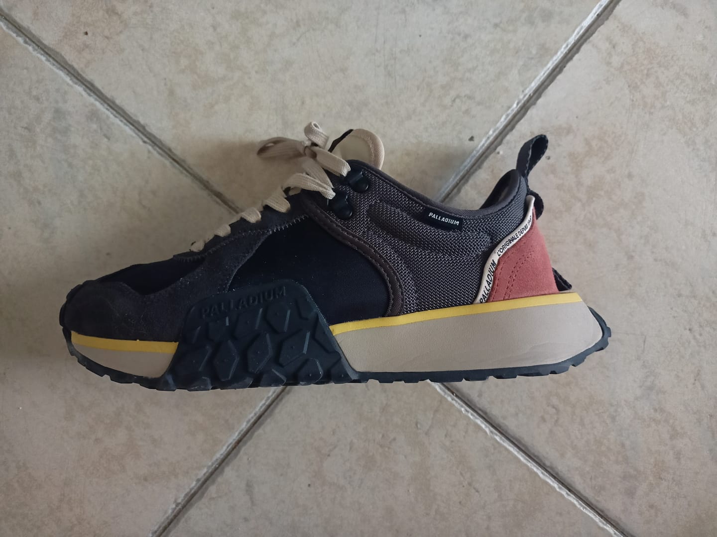 Customer photo review of Sapatilhas Palladium Troop Runner Preto