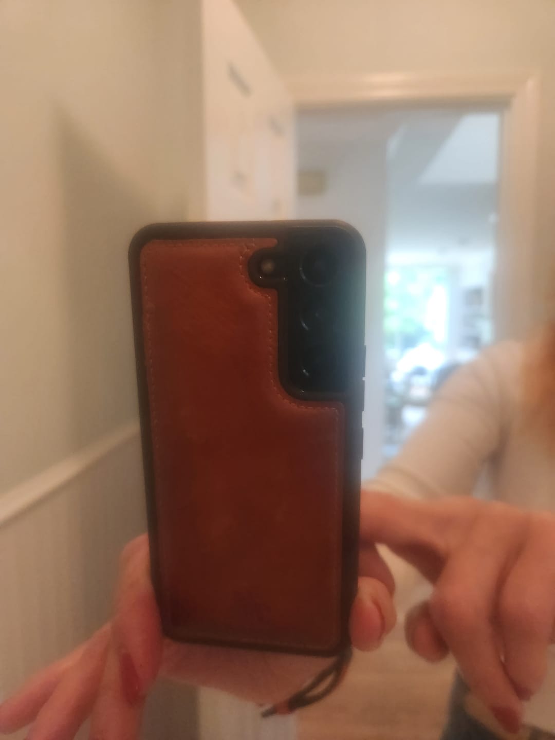 Customer photo review of Lucca Snap On Leather Case for Samsung Galaxy S22