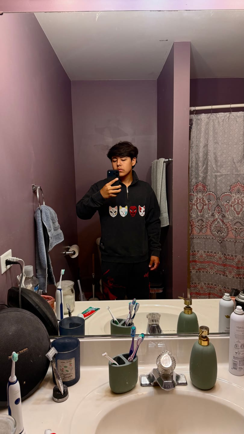Customer photo review of 5197 - Demon Slayer: Kimetsu no Yaiba - Quarter Zip