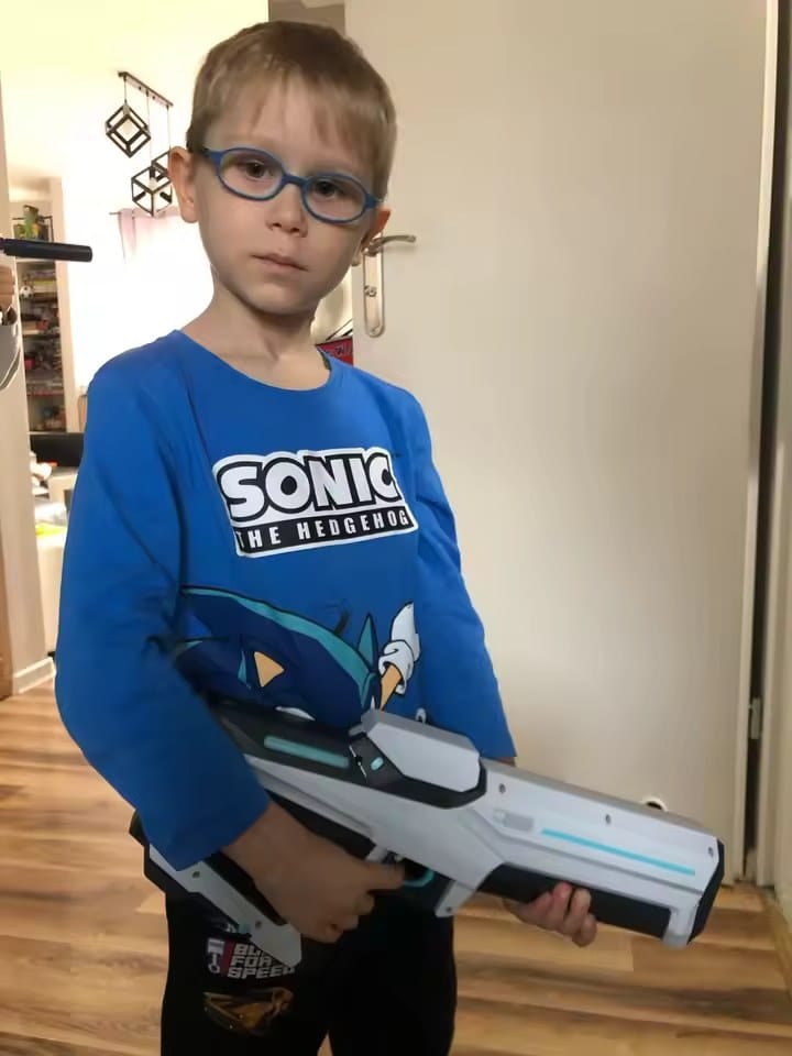 Customer photo review of AquaBlitz Wasserpistole | Automatisch nachfüllen und losspritzen