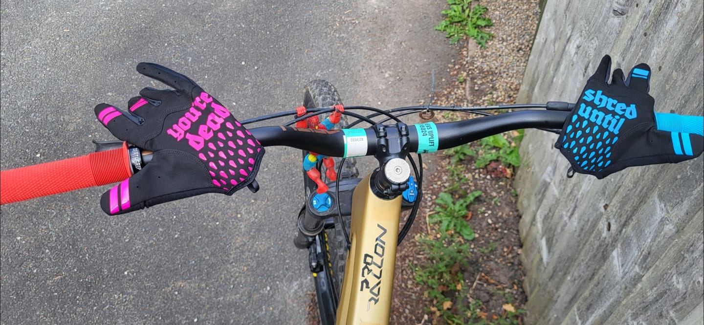 Customer photo review of Neon | Gravity Gloves
