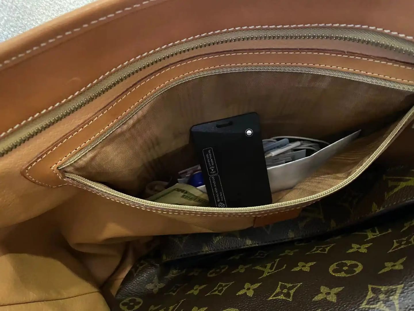 Customer photo review of Vibneo Tracking Card Pro