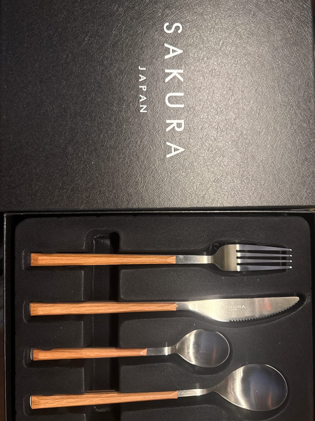 Customer photo review of Set De cubiertos Sakura