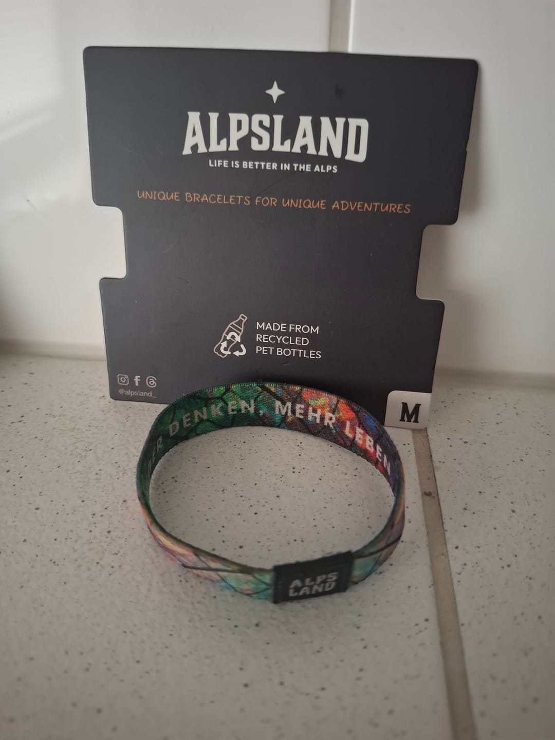 Customer photo review of Weniger denken, mehr leben - Elastisches Armband
