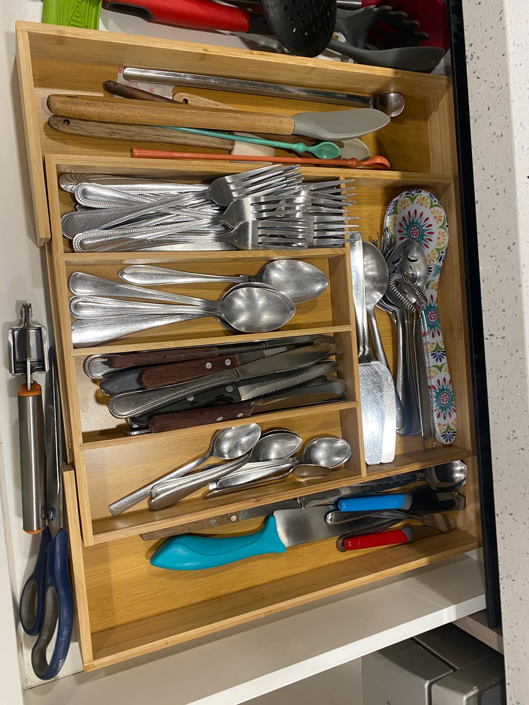 Customer photo review of Organizador de Cubiertos para Cajones Organizador de Bambú de Cocina Porta utensilios expandible