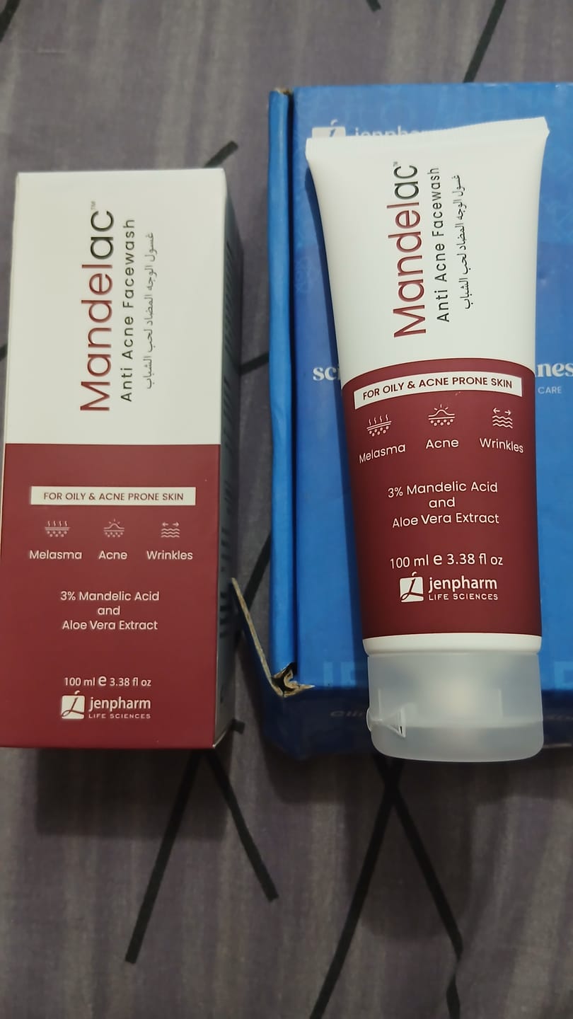 Customer photo review of MandelAC Facewash