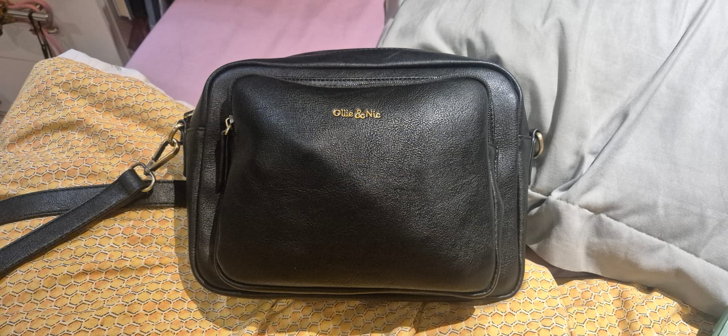 Customer photo review of Bertie Maxi Crossbody - Black
