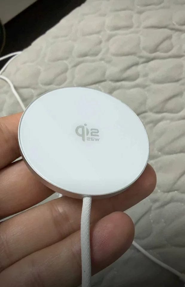 Customer photo review of 25W Qi2.2 Certified Wireless Charger