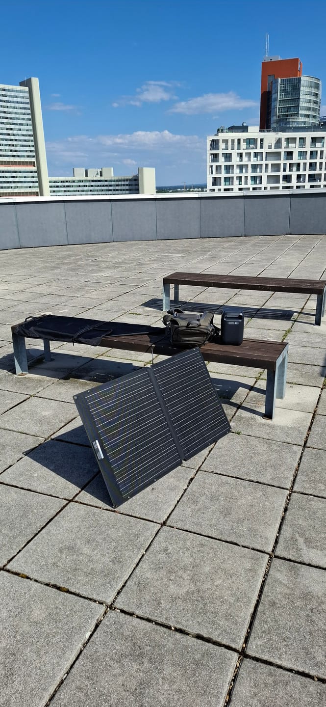 Customer photo review of ALLPOWERS 100W Solarpanel SE100