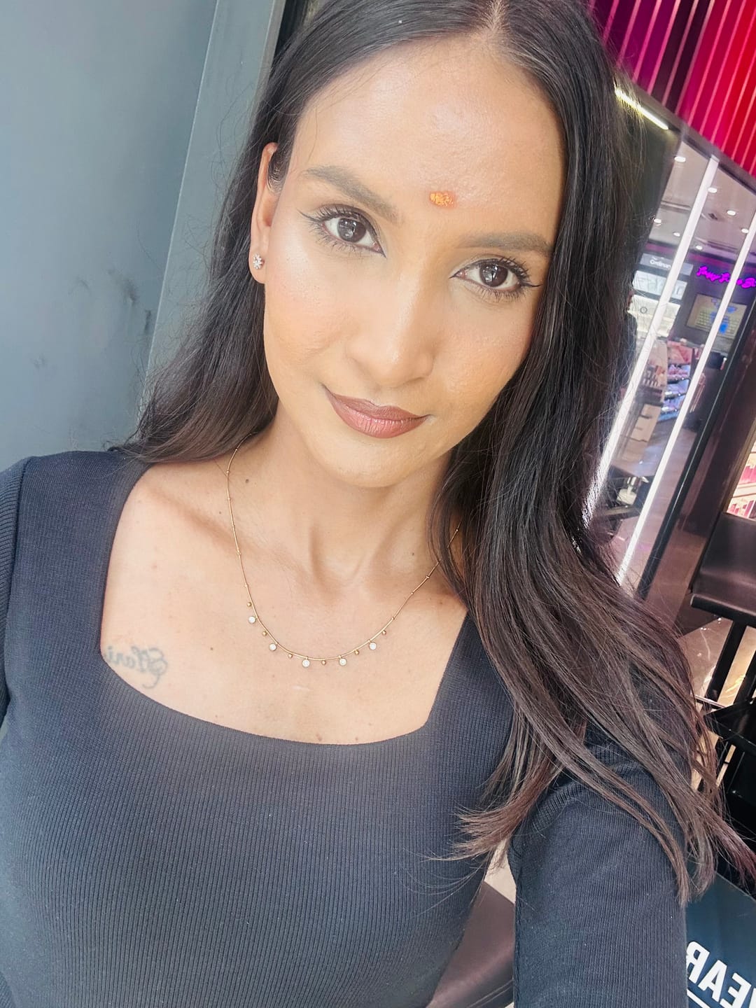 Customer photo review of Shimmering Diamond Chain Necklace